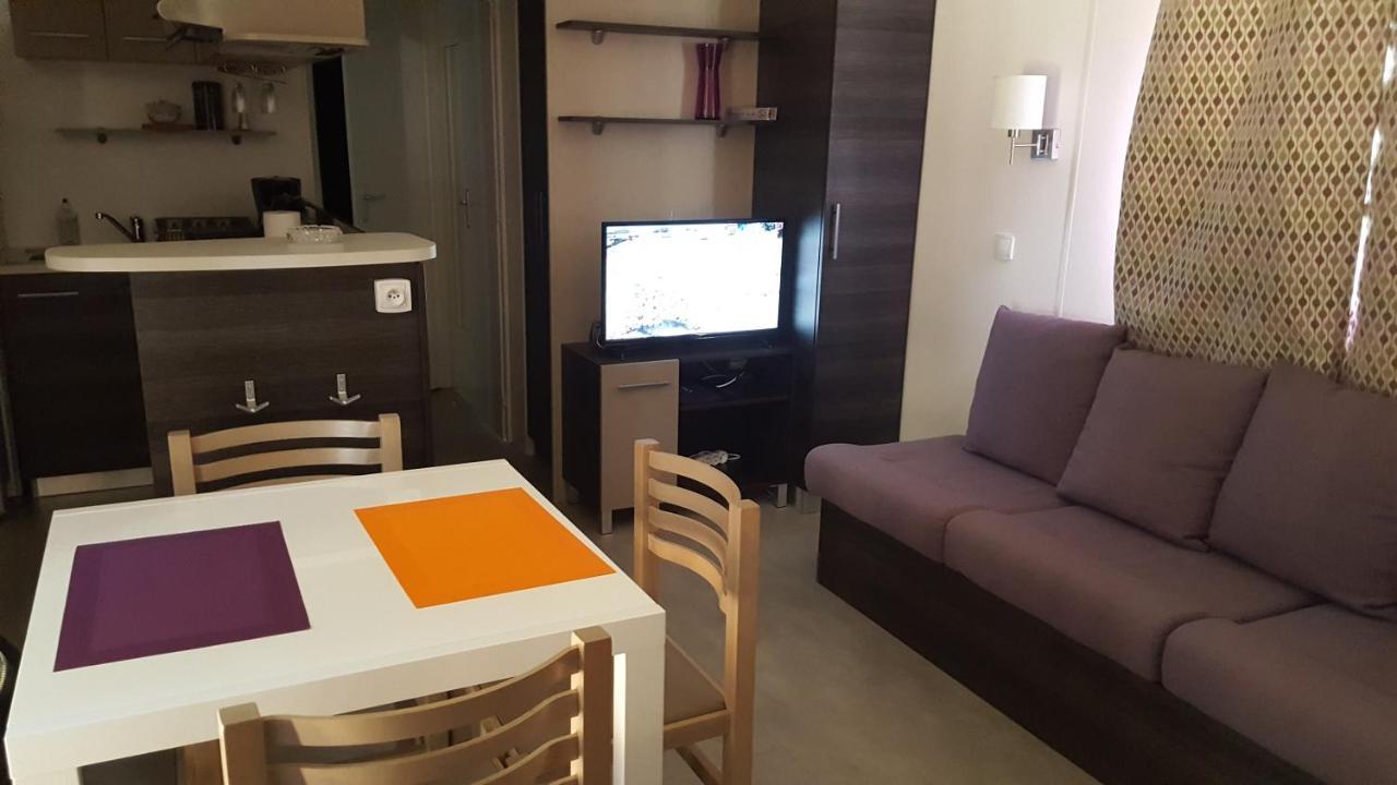Agreable Mobilhome 6 - 8 Places แซ็ง-เบรแว็ง-เล-แป็ง ภายนอก รูปภาพ